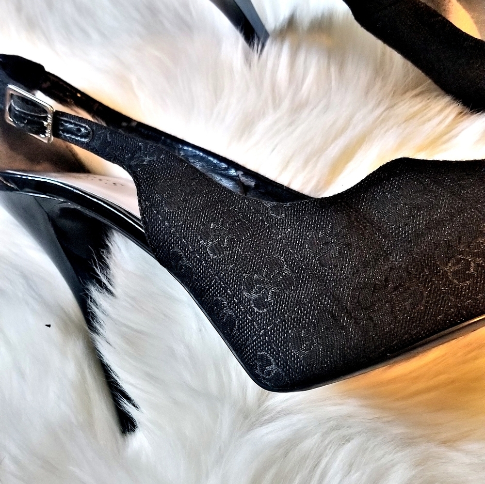 heel - Picture 2 of 3